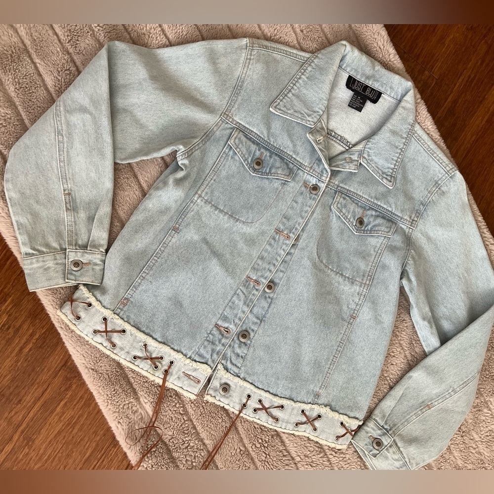 Vintage Y2K Denim Jacket Lt Wash Boho Suede Leather Trim and Tassles SZ M - Picture 7 of 7